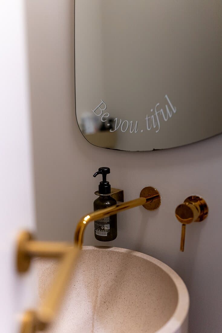 Detalhe de lavatório na Sense Clinic